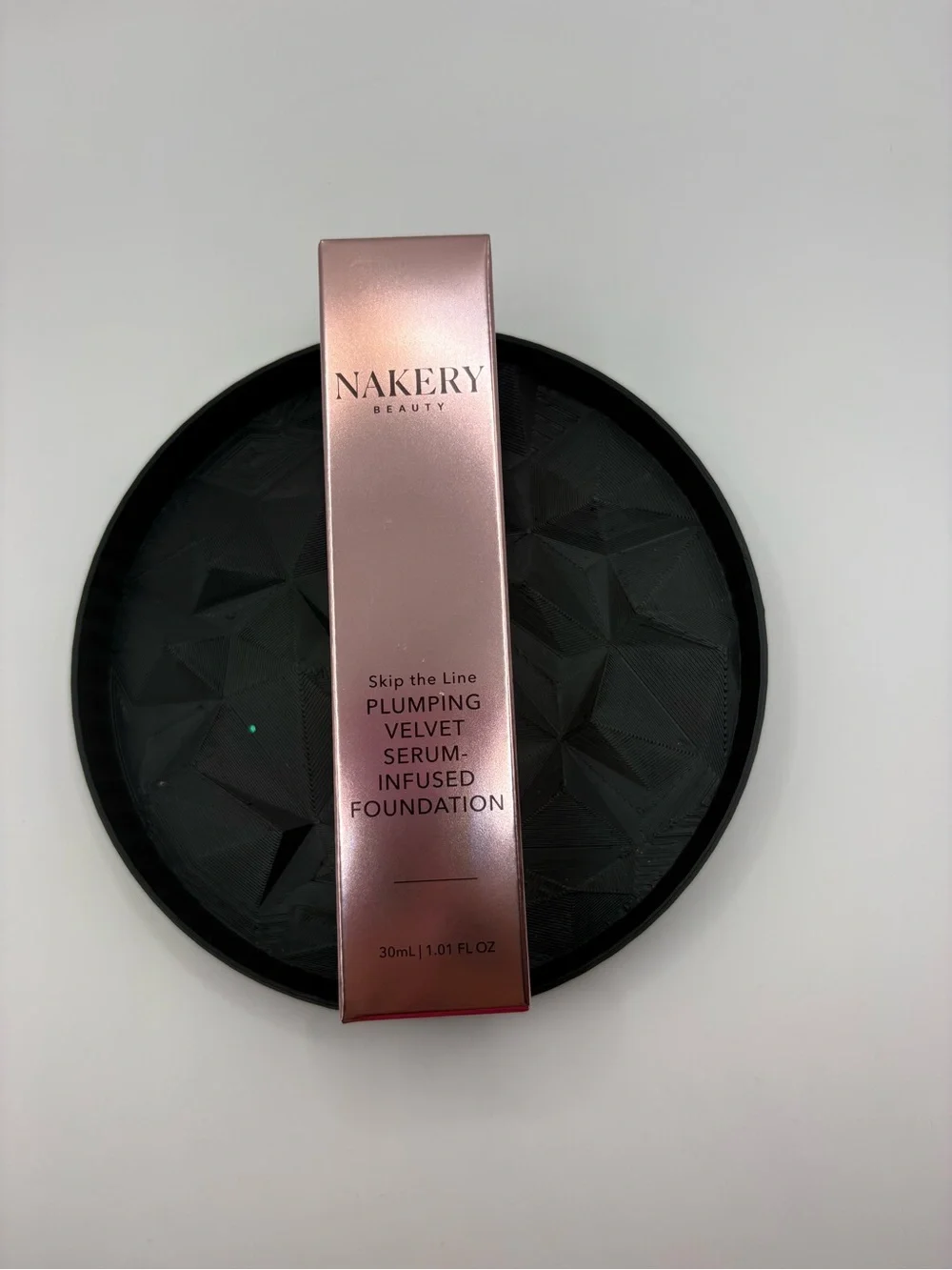Nakery Skip The Line Plumping Velvet Serum Infused Foundation in the color light